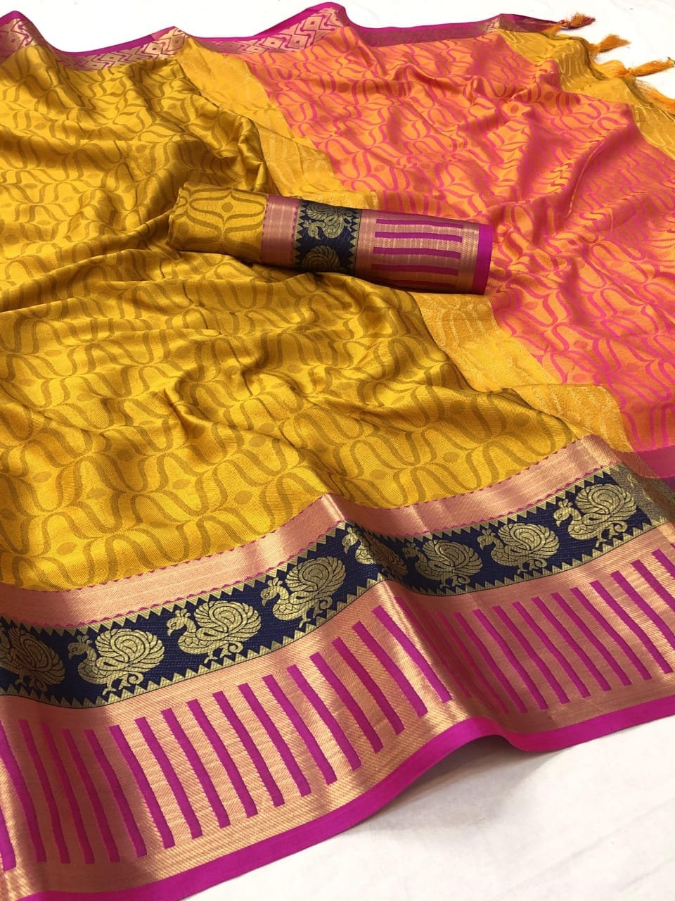 Aura Silk paithani Fancy Paithani Silk Saree Catalog Supplier